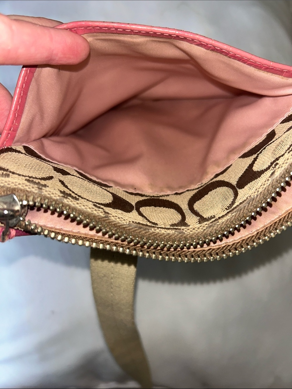 Coach Leather Crossbody Bag | Everyday Shoulder Bag - Authentic - Picture 4 of 5